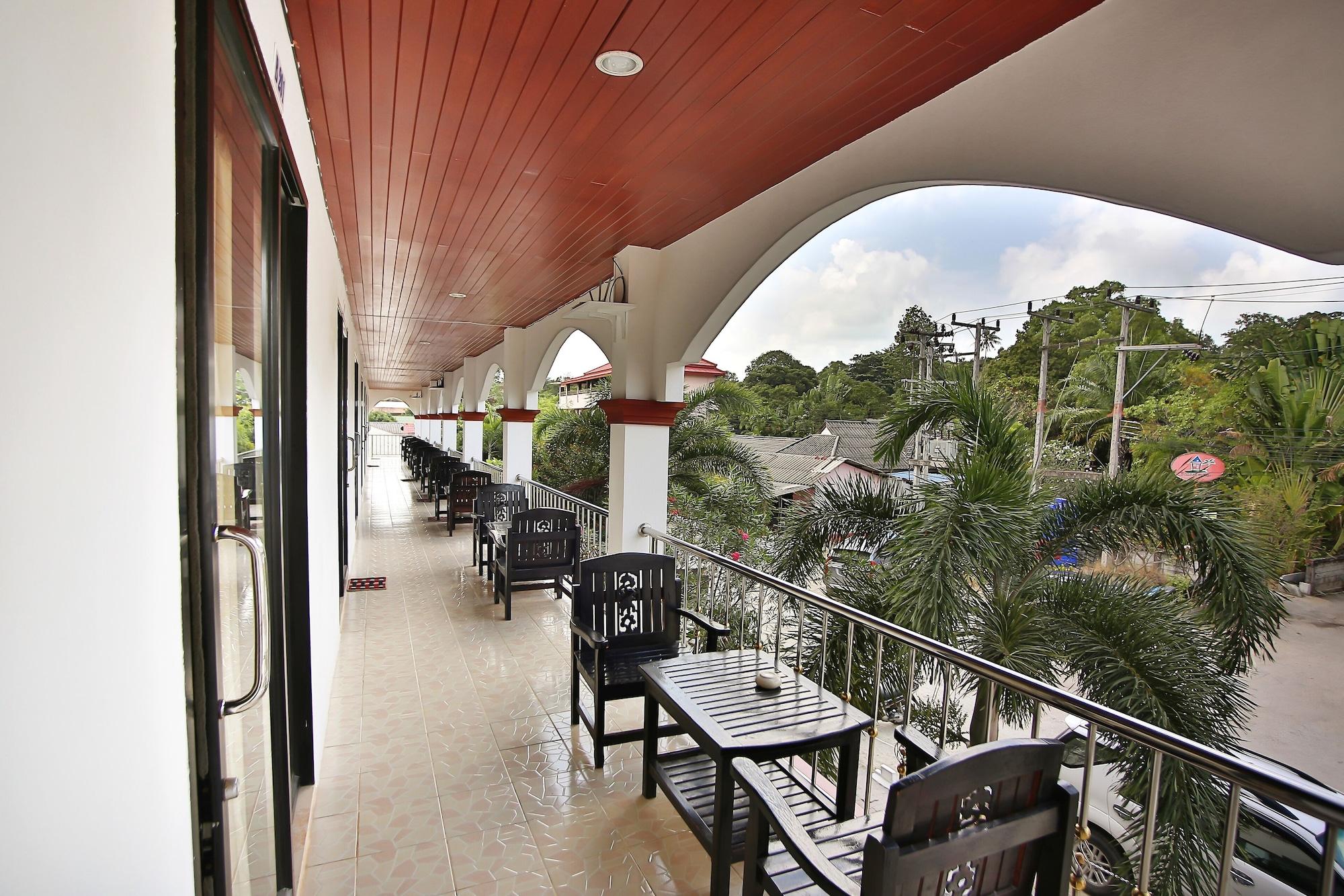 Lotus Friendly Hotel Pantai Chaweng Luaran gambar